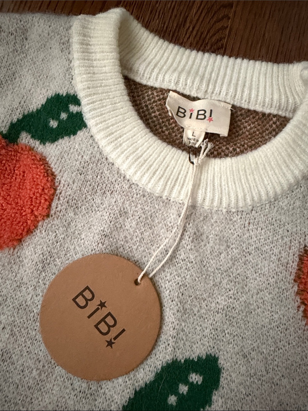 BiBi Cream Crewneck Sweater with Orange Fruit Motif large - Picture 3 of 10